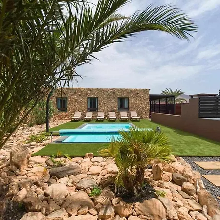 Holiday home Fragata Independiente Y Privada Triquivijate